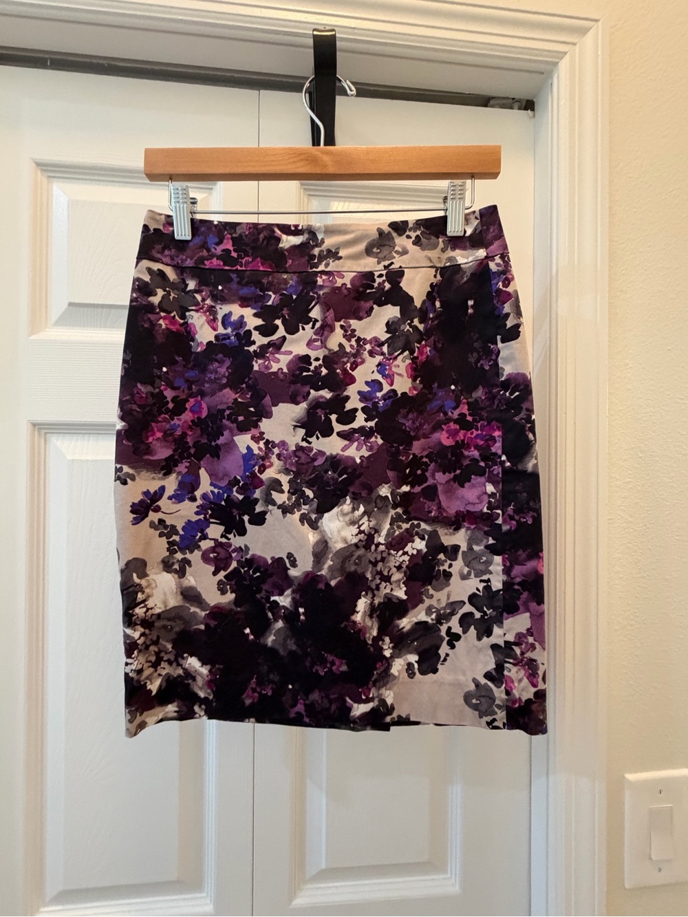 Ann Taylor Floral Purple Pencil Skirt
